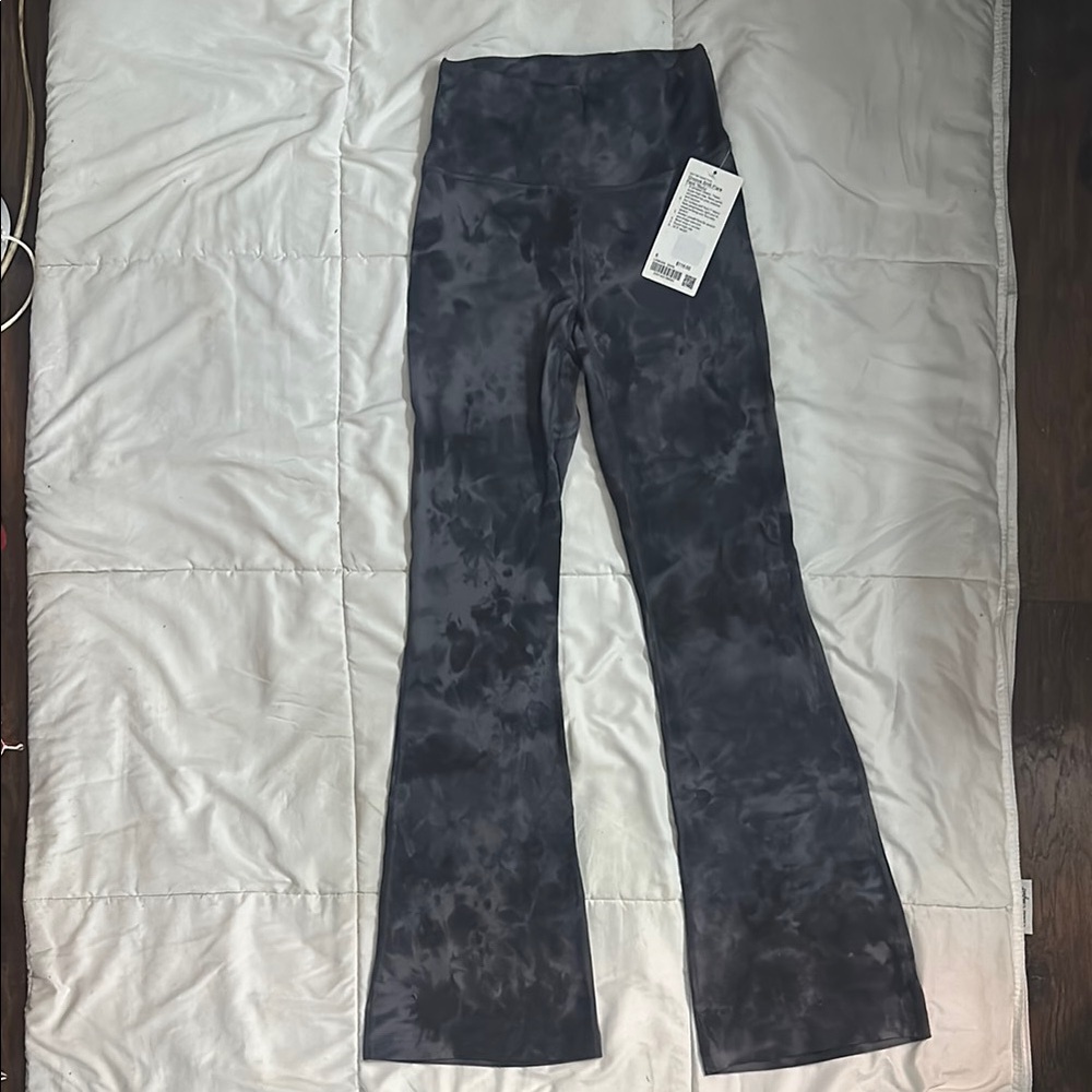 Lululemon Groove Super-High-Rise Flare Pant Nulu - Black